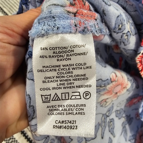 LOFT Women's Floral Print Tie Neck Blouse Top Blue Pink Size L - Picture 7 of 7